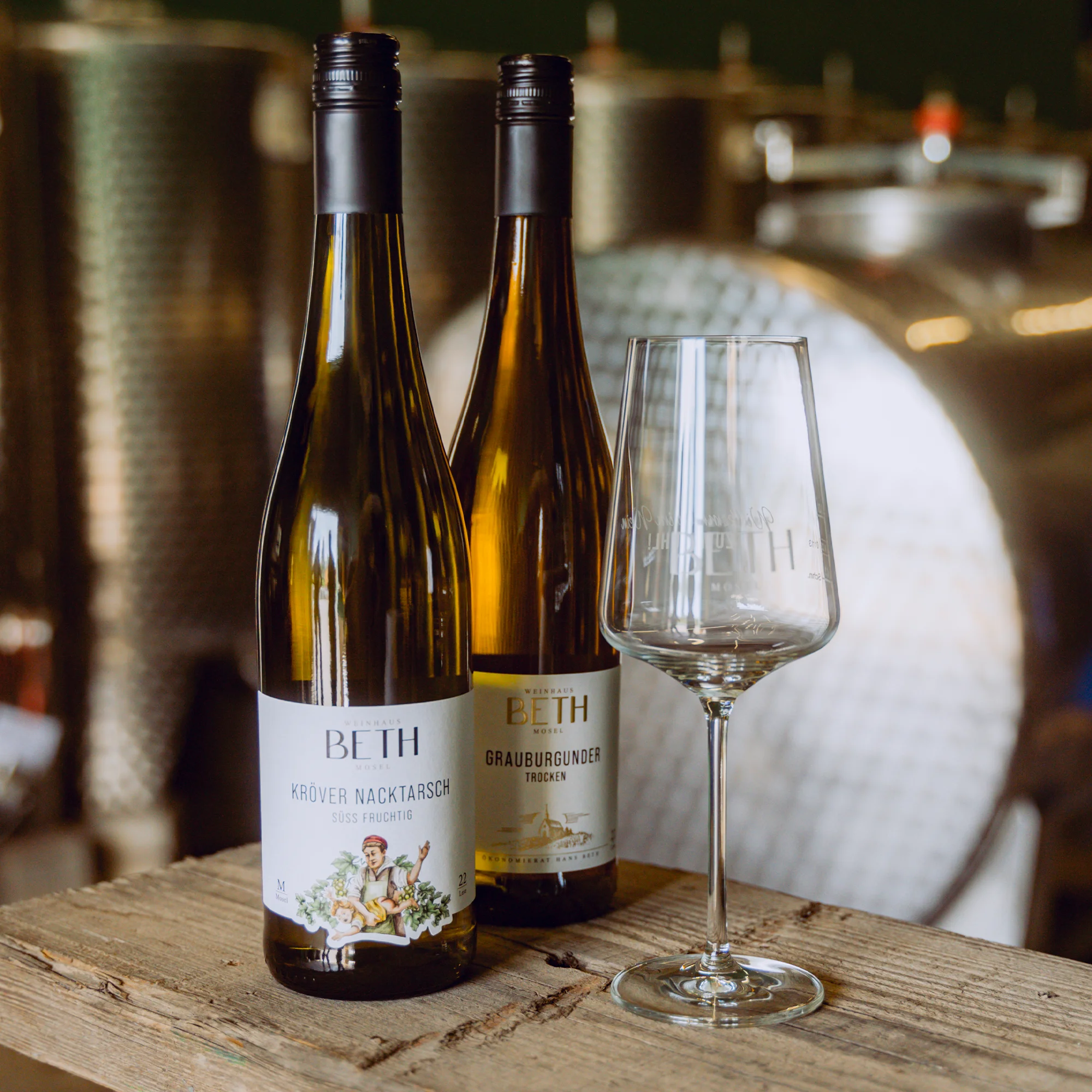 Kröver Nacktarsch Wein im historischen Weinkeller des Weinhaus Beth