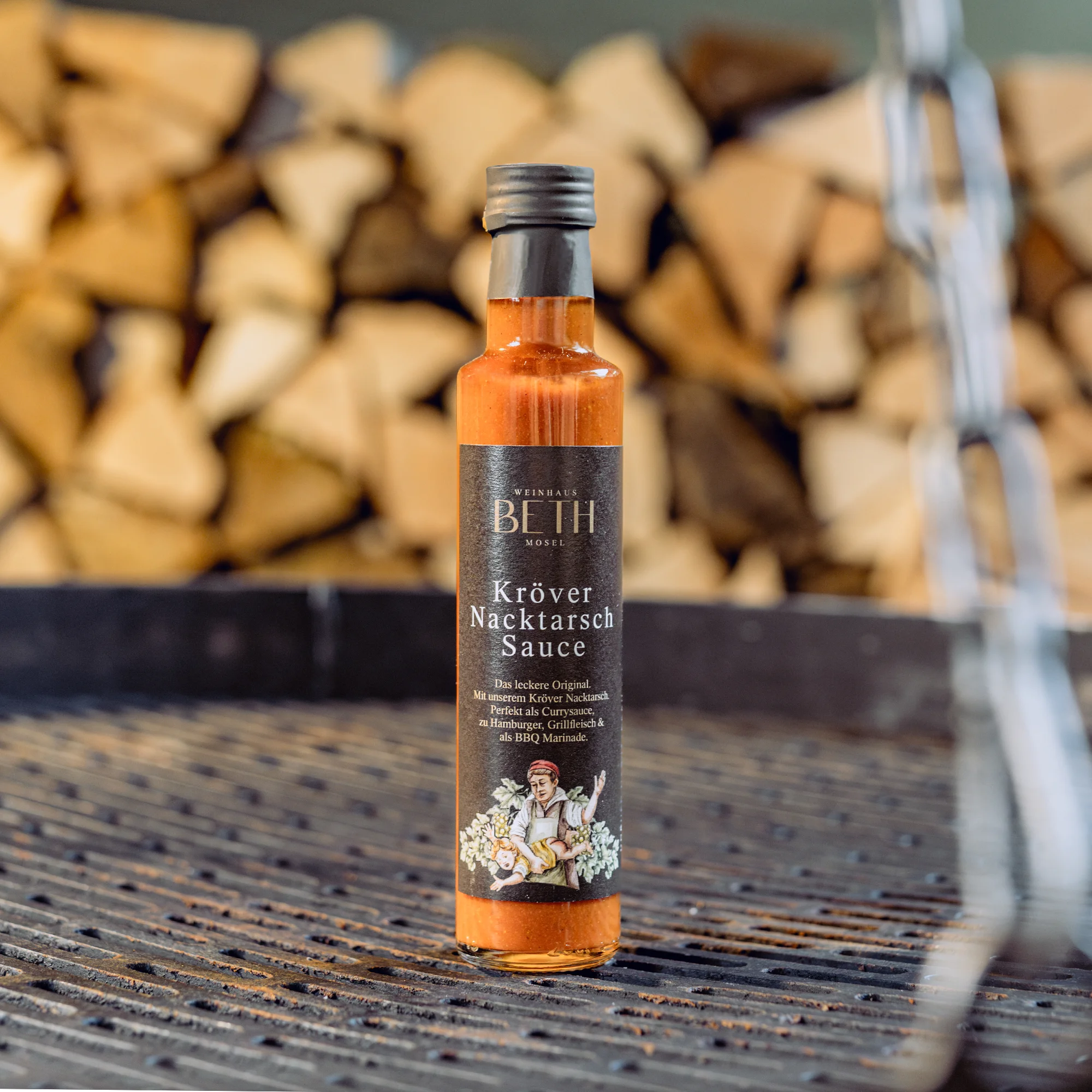 Kröver Nacktarsch Grillsoße vom Weinhaus Beth auf dem Grill